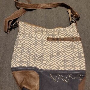 Myra Crossbody bag